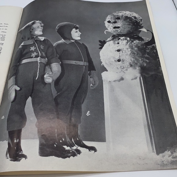 Vintage Beehive Two to Six Years Book 44A Children’s Knitting Patterns - Picture 6 of 7